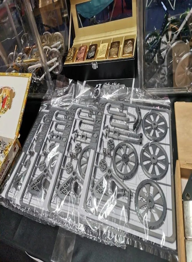 مجموعة مكعبات ثلاثية الأبعاد لوريدر سبايدر، نموذج دراجة تشوبر معدنية مزخرفة، قطعة عرض بنمط كلاسيكي، فضي وبني، متعدد الألوان - Image 4